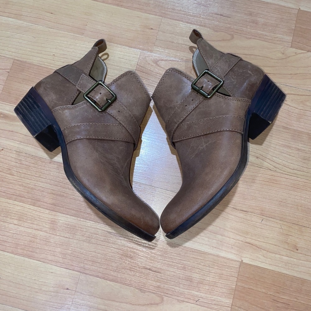 Booties size 7 for women ( Lucky Brand)